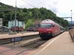 Quer durch die Schweiz 2008 - Mit dem Postauto aus Thusis haben wir am 09.06.2008 Bellinzona erreicht. 460 115 bildet heute die Traktion fr EC 172 Mailand - Zrich mit welchem wir bis zum Endbahnhof fahren werden.