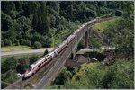 Ein FS Trenitalia ETR 610 als EC 15 von Zürich nach Milano auf der 103 Meter langen 	Polmengobrücke, die hier den Ticino überspannt.
21. Juli 2016