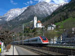Ein ICN durchfährt am 25. März 2014 Flüelen auf dem Weg nach Lugano.