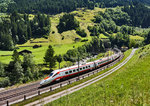 Ein ETR 610 durchfährt als EC 14 (Milano Centrale - Zürich HB), die Wattinger Kurve bei Wassen.