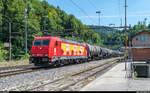 RheinCargo 185 586  Heizprofi  durchfährt am 5. Juli 2017 mit einem Kesselwagenzug den Bahnhof Effingen.