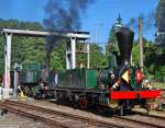 Ec 2/5 No. 28  Genf  der Schweizerischen Centralbahn SCB soll gleich an eine etwas jngere Veteranin ankuppeln, die nur 116 Jahre alte Ed 2x2/2 No. 196 Mallet der Schweizerischen Centralbahn SCB. Allerdings ohne Puffer ist das Ganze doch etwas trickreicher. Man beachte die Sonderausfhrung der Kupplung, das System mit den Puffern war offensichtlich 1858 noch nicht in der heutigen Form erfunden. (23. August 2009)