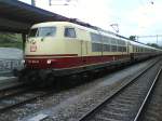 BR 103 mit ihrem stilechten TEE Rheingold von Hamburg nach Landquart. In Landquart am 06.06.08