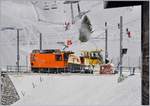 Der TPC HGem 2/2 943 mit seiner Schneefräse macht sich bereit, in Col de Bretaye das zweite Gleis vom Schnee zu räumen. 

12. März 2019