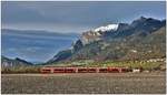 S1 1523 mit ABe 4/16 3102 vor dem Falknis zwischen Malans und Landquart.