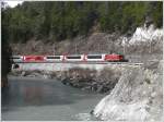 Als nchster Zug erscheint Glacier Express 900 mit Ge 4/4 I 607  Surselva  auf dem Weg nach Chur.