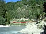 RhB Schnellzug GLACIER-EXPRESS G 903 von Davos-Platz nach Zermatt vom 01.09.1997 bei der Hochwassermarke im Vorderrheintal zwischen Reichenau und Trin mit E-Lok Ge 4/4II 622 - FO B 4265 - B 2423 - FO AS 4026 - B 2429 - WR 3815 - A 1223 - B 2373 - B 2324 - B 2352 - B 2346 - B 2365 - A 1281 - D 4205.