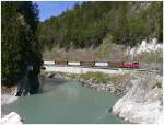 Der Valserwasserzug aus Ilanz mit Ge 4/4 I 607  Surselva . (28.04.2010)