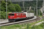 5757 mit Ge 6/6 II 707  Scuol  wartet in Trin eine Kreuzung mit RE1754 ab.