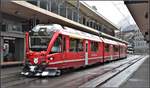 R1429 nach Arosa mit ABe 8/12 3501 steht abfahrbereit an Gleis 2 in Chur. (10.12.2018)