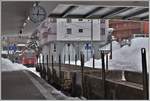 ABe 8/12 3515 beim Verschieben von Güter- und Personenwagen in Arosa. (05.03.2020)