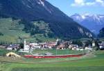 RhB Schnellzug BERNINA-EXPRESS A 501 von Chur nach Tirano am 08.06.1993 oberhalb Bergn mit E-Lok Ge 4/4I 603 - B 2496 - B 2497 - BD 2475 - A 1274 - A 1273 - B 2492 - B 2493.