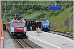 RE1153 nach St.Moritz mit der Ge 4/4 III 650  Seewis-Valzeina  und R1844 nach Davos Platz mit der Ge 4/4 III 652  Vaz/Obervaz-Lenzerheide/Valbella  und die Ge 4/4 III 641  Maienfeld  an unserem Zug