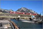 Baustelle 2. Hinterrheinbrücke in Reichenau-Tamins. S1 1517 mit ABe 4/16 3103. (15.01.2018)