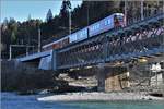 Die S1 1540 mit ABe 4/16 3103 nach Schiers überquert den Hinterrhein neu auf der alten Brücke. (05.12.2019)