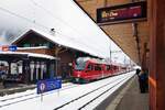 RhB__Das kommt sogar in der Schweiz vor: 16 Minuten Verspätung im Bf. Filisur nach Chur. Die historischen Läutewerke am Hausbahnsteig machen noch akustisch auf sich aufmerksam.__24-02-2024