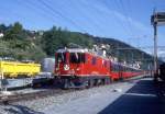 RhB Schnellzug BERNINA-EXPRESS A 501 von Chur nach Tirano am 05.06.1993 Ausfahrt Thusis mit E-Lok Ge 4/4II 630 und EW-IV-Kompo. Hinweis: Der neue Bahnhof wurde gerade eingeweiht und auf Gleis 1 und verschiedenen Abstellgleisen fand eine groe Fahrzeugschau statt. Gleise waren erst provisorisch verlegt.  