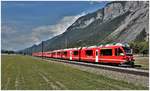 IR1132 nach Chur mit Abe 8/12 3506 und altem Wagenmaterial bei Felsberg.