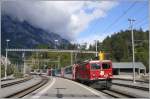 Ge 4/4 I 607  Surselva  mit Glacier Express 902 Nach Davos Platz fhrt in Reichenau-Tamins durch. (14.09.2009)