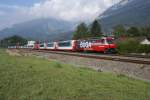 Mit dem Glacier Express am Hacken nhert sich die Ge 4/4 III 646 am 12.9.09 Domat/Ems.