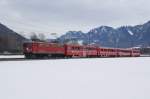 Obwohl der Schllittelzug nach Bergn am 25.2.12 nicht verkehrte, hatte ich das Glck, diese Komposition bei Felsberg abzulichten.