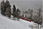 R1637 mit ABe 4/4 III 53  Tirano  fährt unterhaln Alp Grüm talwärts.