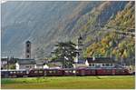 R1640 nach St.Moritz mit ABe 8/12 3506 wartet in Brusio den Gegenzug ab.