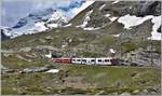 R1644 nach St.Moritz mit Schneewittchen ABe 8/12 3512 zwischen Alp Grüm und Ospizio Bernina. (09.06.2020)