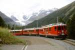 RhB Bernina-Express 961 von Davos Platz nach Tirano am 24.08.2007 bei Montebello zwischen Morteratsch und Bernina Suot mit Triebwagen ABe 4/4 II 48 - ABe 4/4 II 43 - Api 1302 - Api 1306 - Bps 2514 - Bp 2522 - Bp 2506 - Bp 2526
