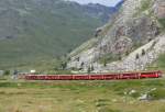RhB - Regionalzug 1646 von Tirano nach St.Moritz am 17.08.2008 kurz vor Bernina Lagalb mit Zweikraftlok Gem 4/4 801 - Triebwagen ABe 4/4 II 43 - AB 1542 - BD 2474 - B 2466 - B 2452 - B 2308 - B 2312 - B 2311
