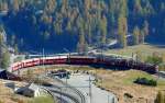 RhB - Regionalzug 1641 von St.Moritz nach Tirano am 12.10.2008 Ausfahrt Alp Grm mit Triebwagen ABe 4/4II 43 - ABe 4/4 II 47 - B - B - B - B - BD - AB - Hinweis: Bahnhof Alp Grm liegt auf 2090,80m