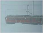Erlebnisurlaub in der Schweiz: Nichts ging mehr am 24.12.09. Der Bernina Express blieb whrend eines Schneesturms zwischen den Stationen Bernina Lagalb und Ospizio Bernina (2253 m .M.) in einer Schneeverwehung stecken. (Jeanny)
