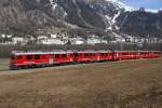 ABe 4/4 III 55 und ABe 4/4 III 56 verlassen am 29.4.10 mit einem Regionalzug nach St. Moritz Pontresina.
