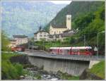 An der engsten Stelle des unteren Puschlavs liegt der Grenzort Campogologono, wo soeben ein Allegra eintrifft.