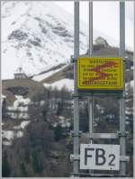 500m Hhendifferenz liegen zwischen dem Fahrleitungsmasten in Cavaglia 1693m und dem Albergo Ristorante Belvedere 2189m auf Alp Grm. (20.05.2010)