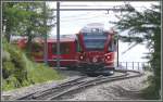 R1633 mit ABe 8/12 hat soeben die Station Alp Grm verlassen Richtung Stablini und Tirano. (15.06.2011)