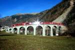 RE 1629 bei der Fahrt nach Tirano auf dem Kreisviadukt von Brusio; 07.12.2013