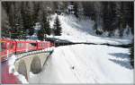 R1621 im tiefverschneiten Val Pila oberhalb von Cavaglia.