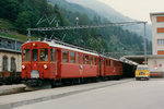 RhB: Doppeltraktion ABe 4/4 31 und ABe 4/4 34 bei einem Zwischenhalt in Poschiavo im Oktober 1987.
