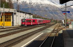 Mein vorerst letztes Bild der Rhätischen Bahn: ABe 8/12 3504  Dario Cologna  erreicht mit dem R 1621 (St.Moritz - Tirano) den Umsteigebahnhof Pontresina.