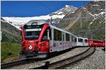 R1613 mit ABe 8/12 3512 nach Tirano in Alp Grüm mit Piz Palü und Palügletscher.(18.07.2016)