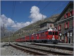 Zwei RhB Bernaina Bahn ABe 4/4 III erreichen mit ihrem Regionalzug 1629 den Bahnhof Ospizio Bernina.
13. Sept. 2016