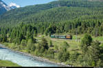 10 Jahre UNESCO Welterbe RhB. Bahnfestival am 9./10. Juni 2018 in Samedan und Pontresina. Zwischen den beiden Festplätzen wurden die Regelzüge durch Busse ersetzt und es verkehrten verschiedenste historische Kompositionen als Gratis-Festshuttle im Halbstundentakt.<br>
Sonntag: Ge 2/4 222 mit Personenzug zwischen Pontresina und Punt Muragl.