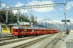 RhB BERNINA-EXPRESS 325 von Chur nach Tirano am 10.05.1994 Einfahrt Pontresina mit Triebwagen ABe 4/4 502 - AB 1515 - BDt 1722 - B 2494 - A 1273 - B 2496.