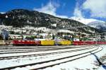 RhB Regionalzug 754 von Scuol nach St.Moritz am 04.10.1999 Einfahrt Samedan mit E-Lok Ge 4/4 I 606 - Sbkv 7705 - Sbkv 7708 - D 4206 - B 2356 - B 2347 - A 1233 - B 2253 - Hinweis: gescanntes Dia
