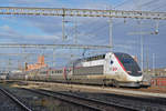 TGV Lyria 4404 durchfährt den Bahnhof Muttenz. Die Aufnahme stammt vom 02.01.2018.