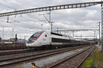 TGV Lyria 4417 durchfährt den Bahnhof Muttenz. Die Aufnahme stammt vom 12.11.2019.