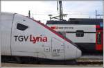 Stelldichein zwischen TGV Lyria 9210 Zürich - Paris mit einem RABe 511 in Basel SBB (04.09.2014)