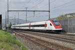 ICN 500 013  Denis de Rougemont  durchfährt den Bahnhof Gelterkinden.