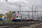 RABe 511 056 durchfährt den Bahnhof Pratteln.